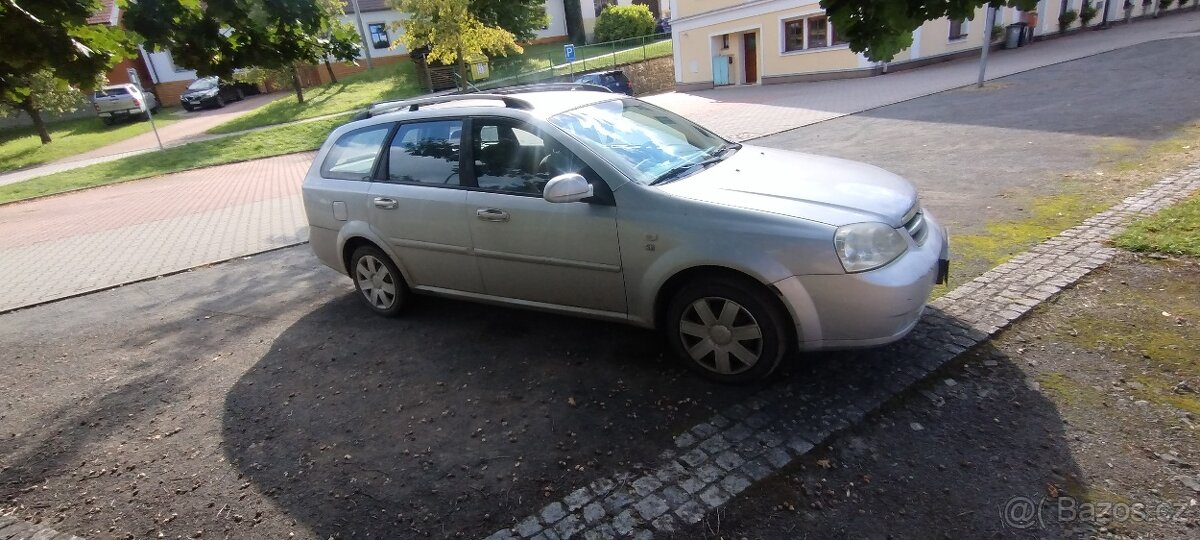 Chevrolet lacetti 1.6 benzín - 4