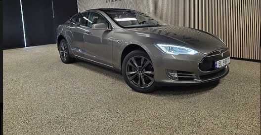 PRODÁM TESLA S ZDARMA DOBÍJENÍM - 4