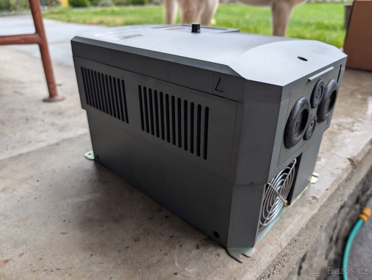 Frekvenční měnič 5,5 kw - výborný stav - 4