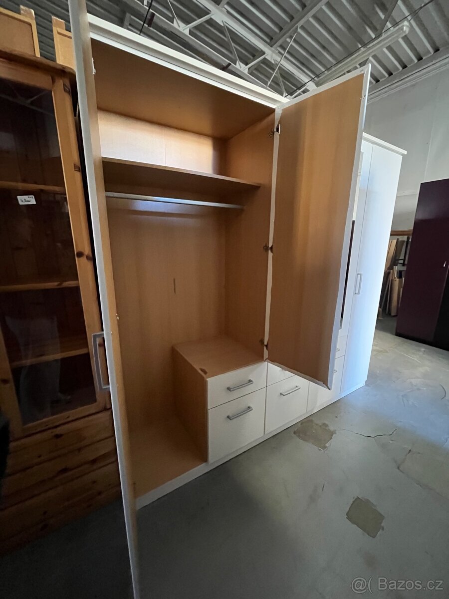 Skříň - 4