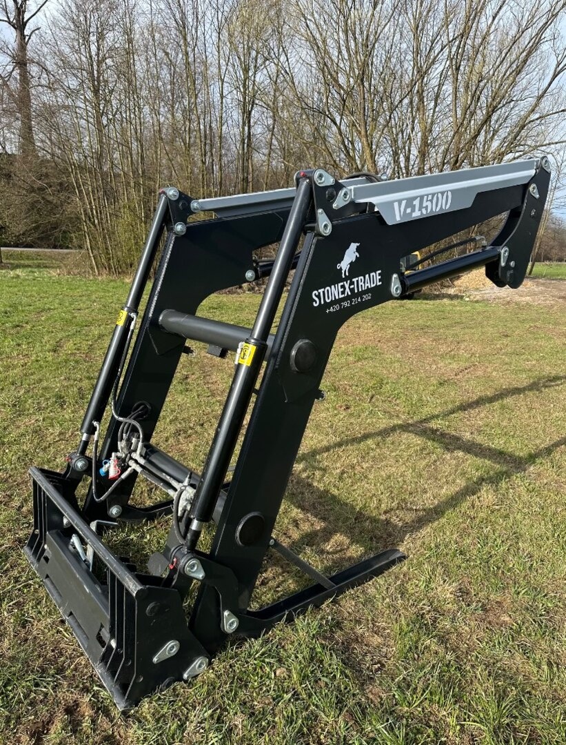 Čelní nakladač HYDRATRAC 1500 - 4
