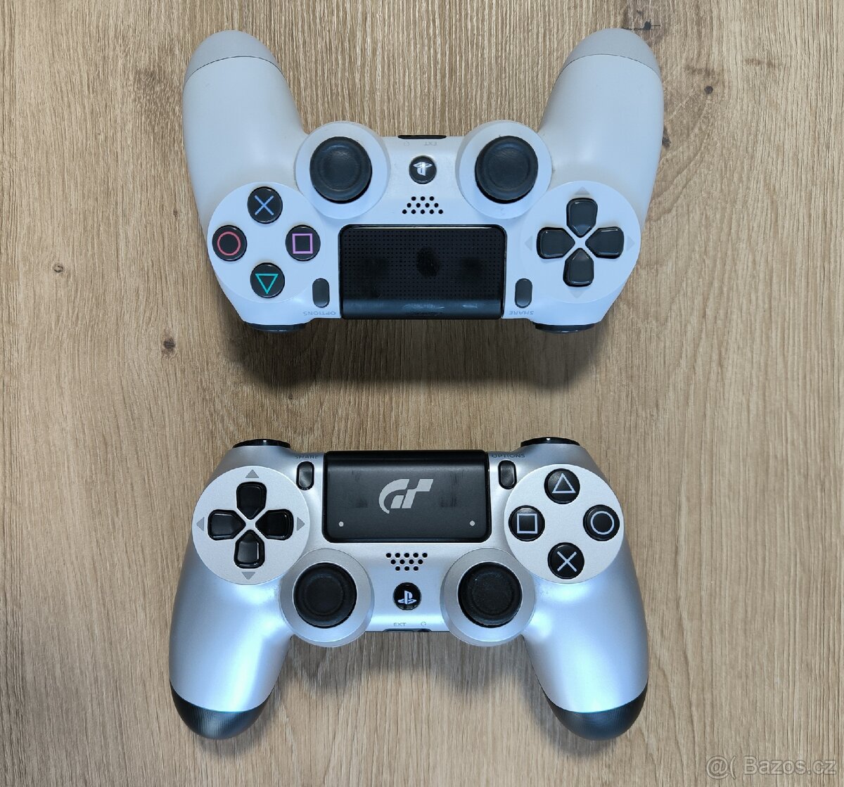 Prodám PS4 Pro 1TB Glacier White + 2x ovladač + hry - 4
