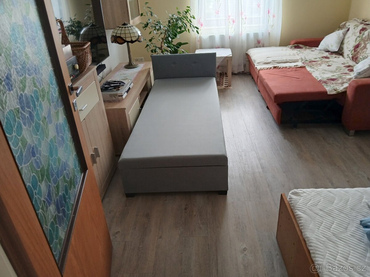 Postel s úložným prostorem. - 4
