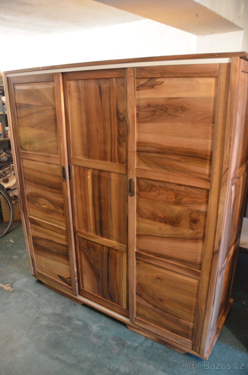 skříně s nástavci, masiv ořech - 4