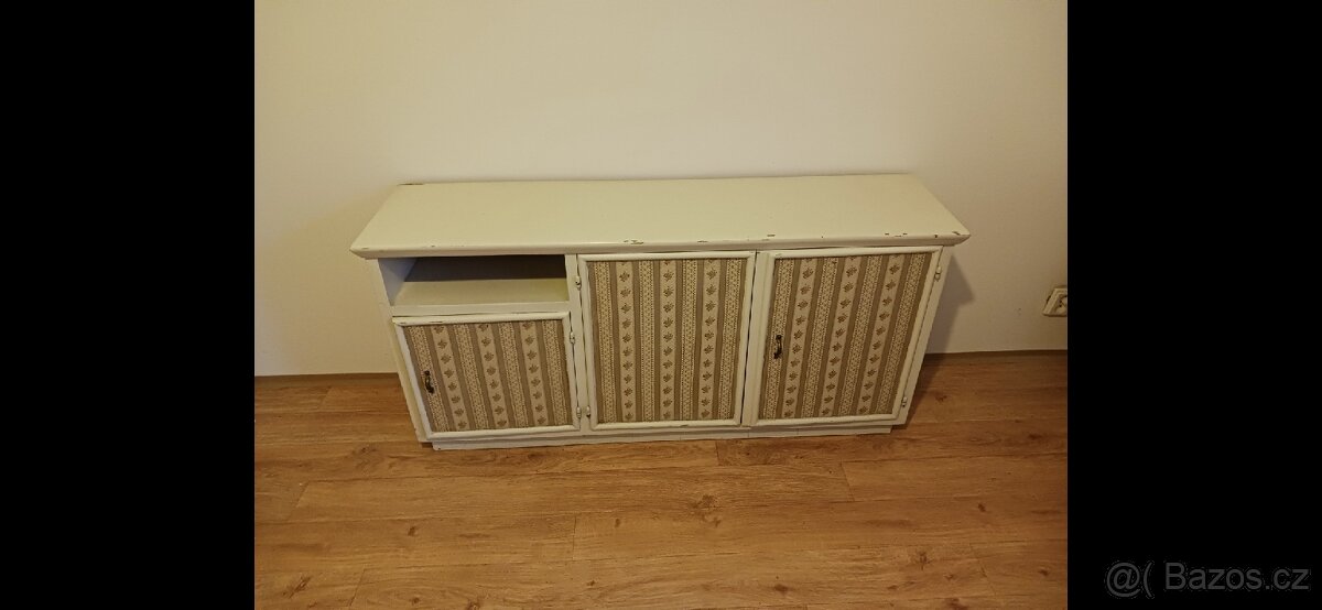 Stará pevná dřevěná ložnice - 4