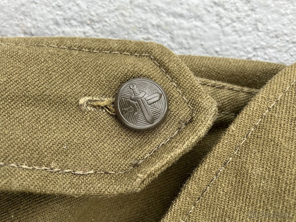 Vojenské zelený kabát. - 4