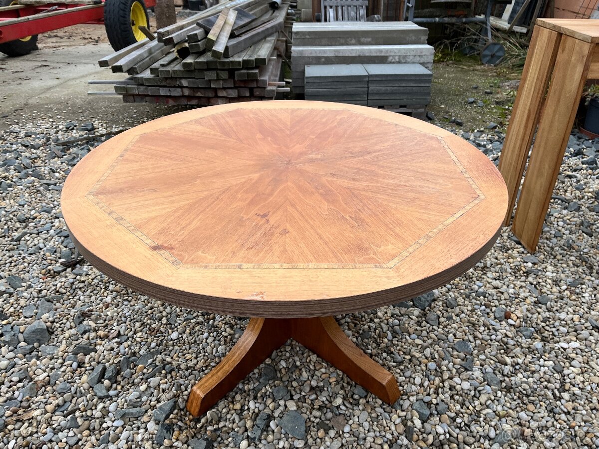 Kulatý konferenční stůl - 4