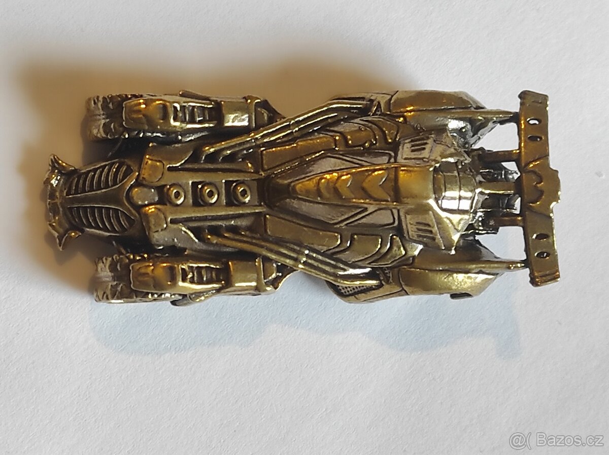 mosazná soška - závodní auto - 4