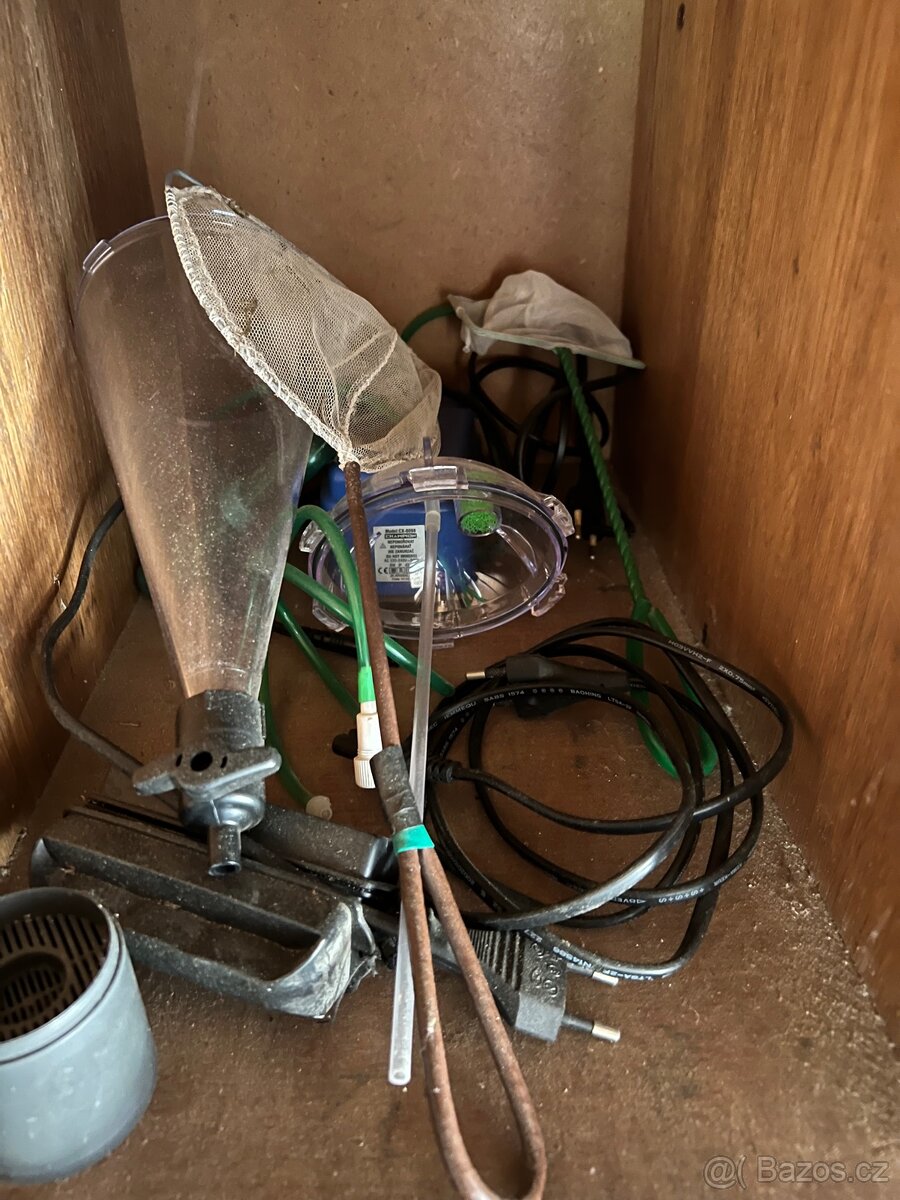 Velky akvariji set police prodana Vse ostatni zatim je - 4