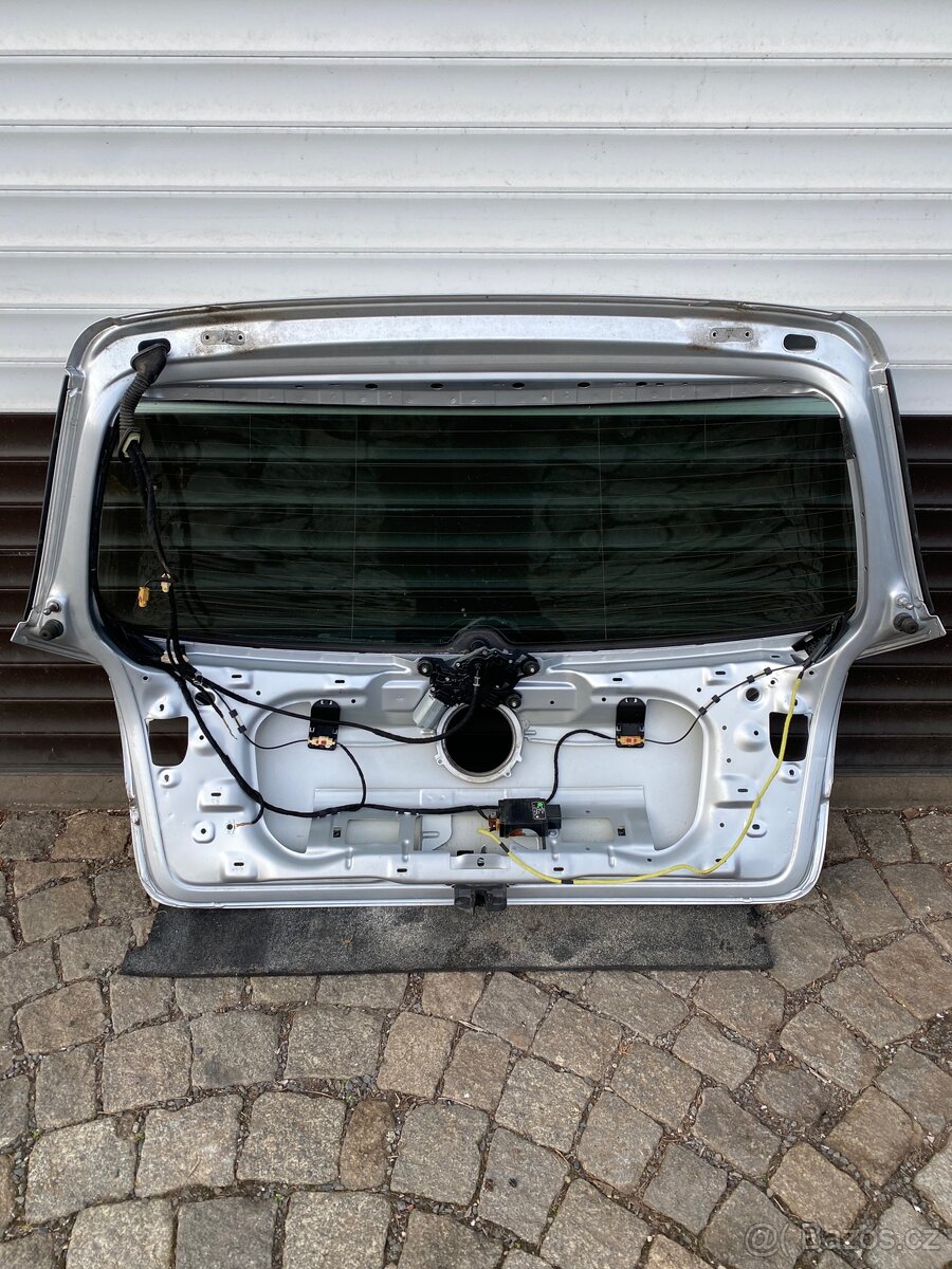 VW Golf 5 kufrové dveře LA7W - 4