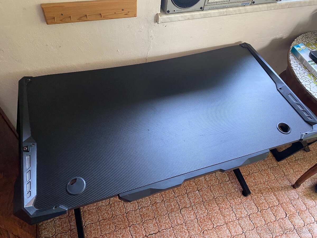 Herní stůl Ultradesk (stůl do pracovny) - 4