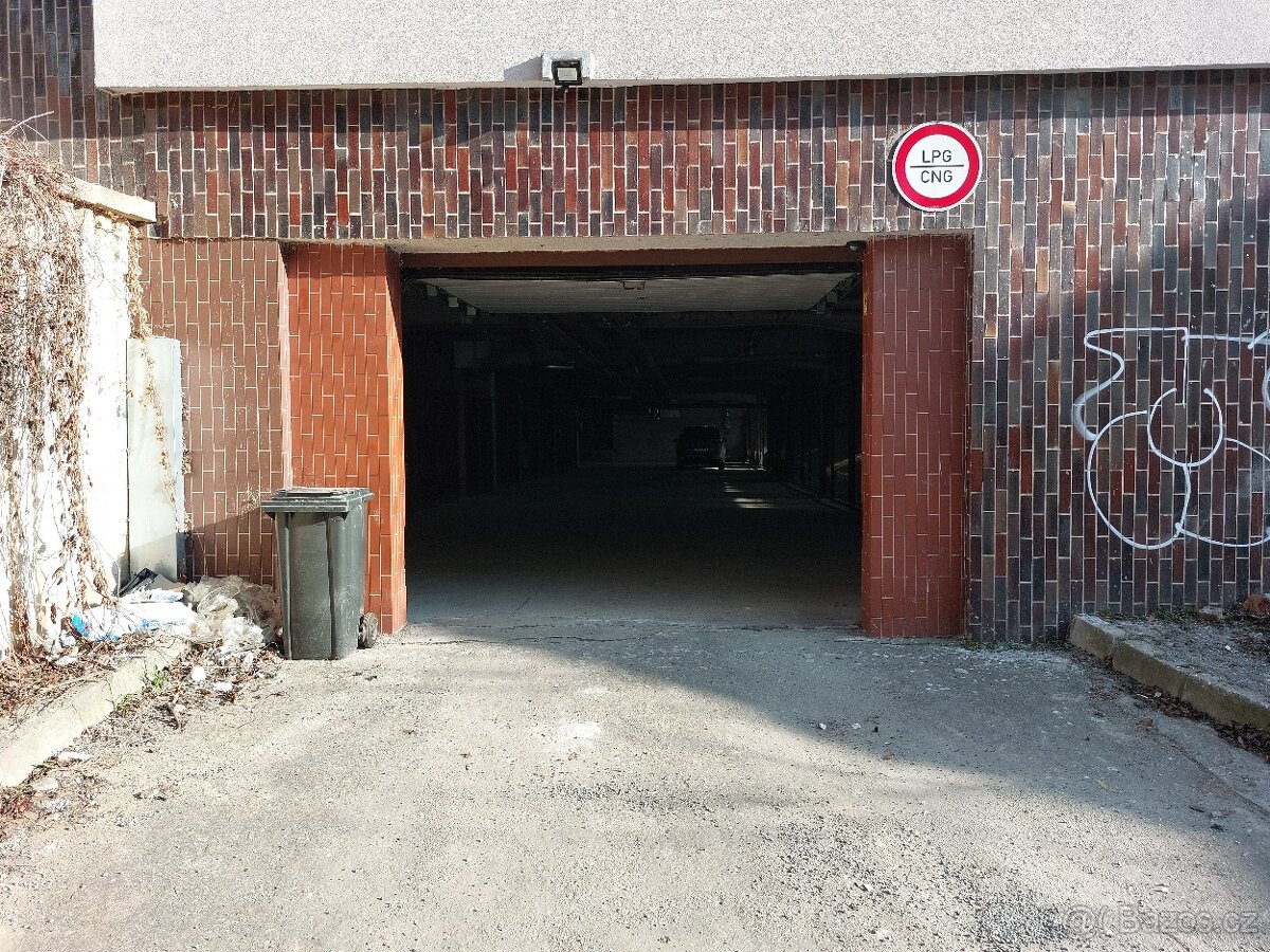 Garáž Praha 6, - 4