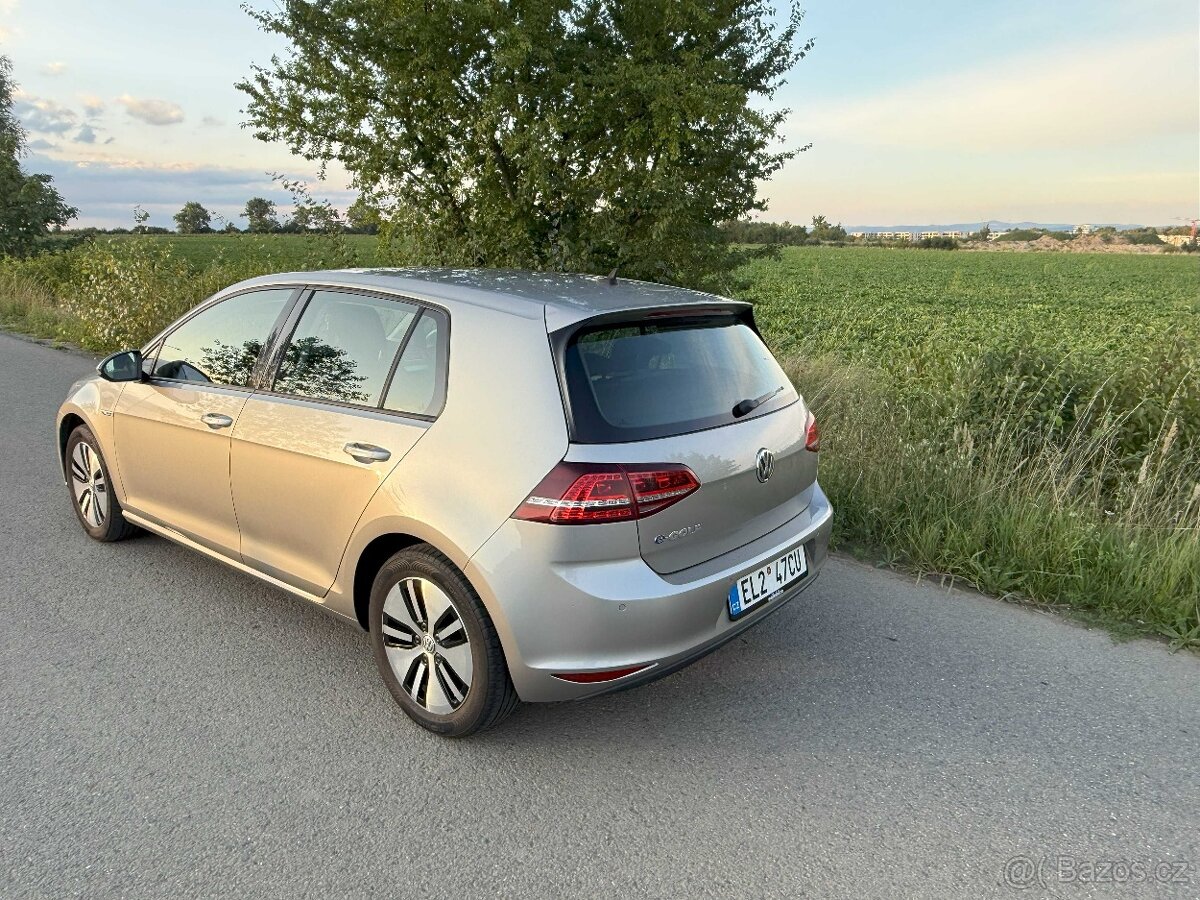 Nabízím zachovalý elektromobil VW E-Golf 85kW Tepelné čerpad - 4