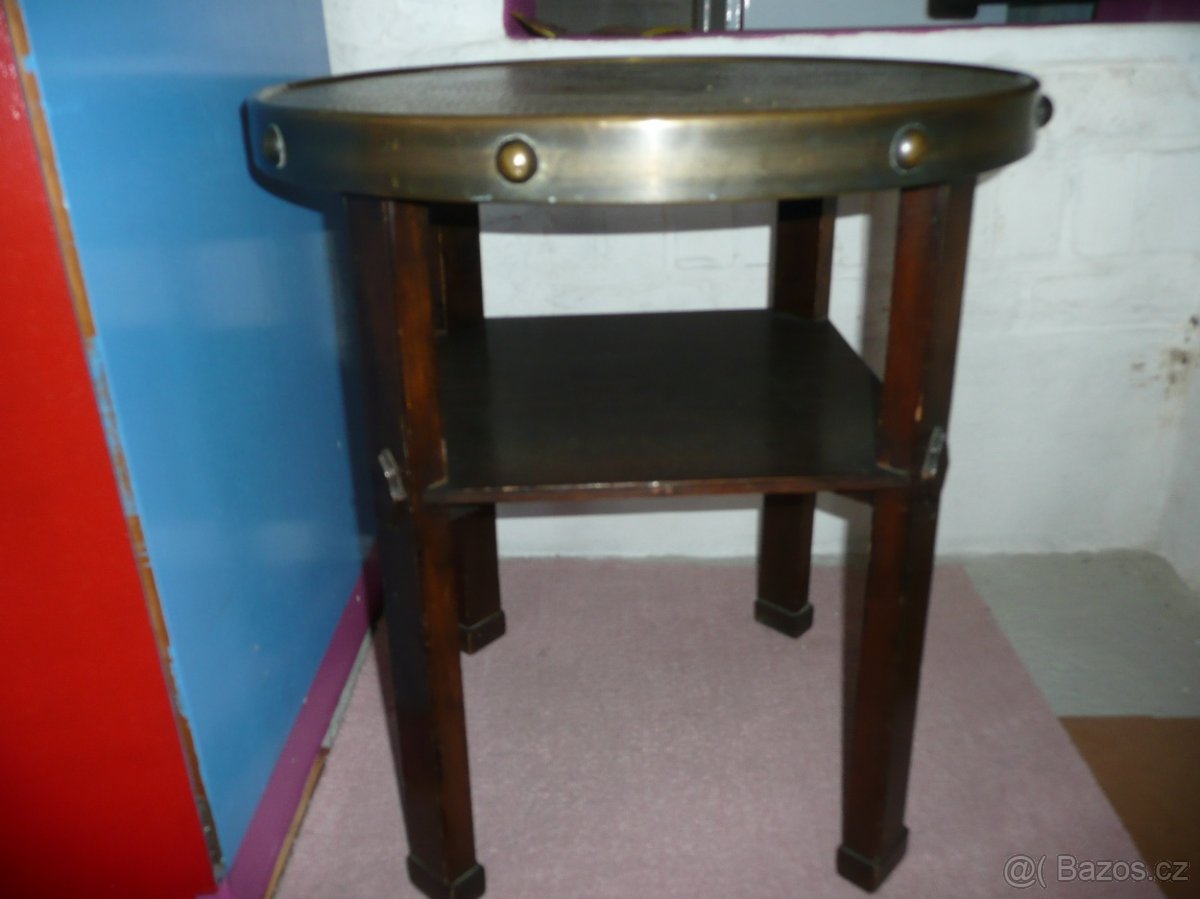 Stolek s tepanou mosaz. deskou - 4