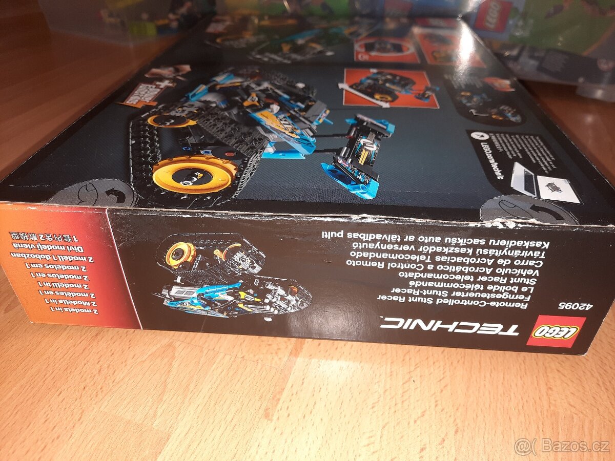 LEGO Technic 42095 Kaskadérské závodní auto na dálkové ovlád - 4