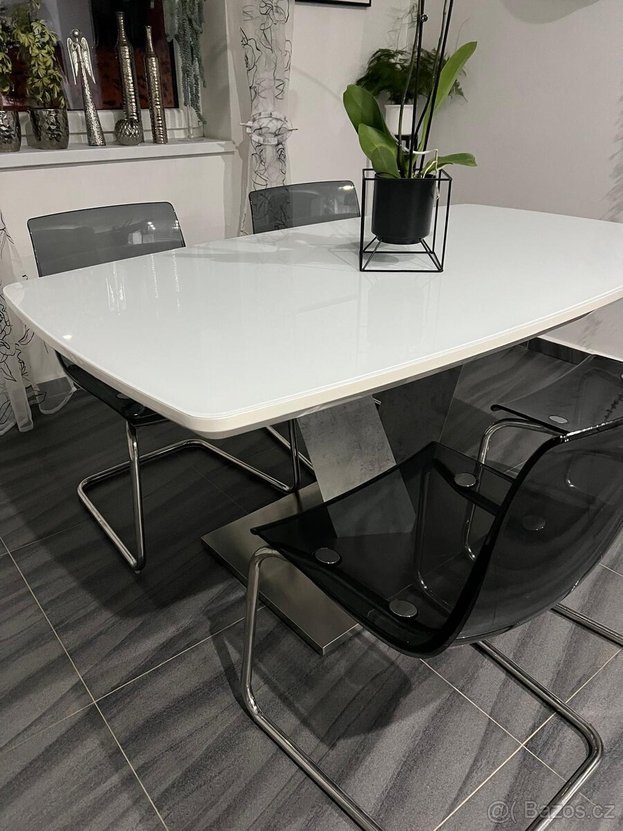 jídelní stůl + 4 židle ikea - 4