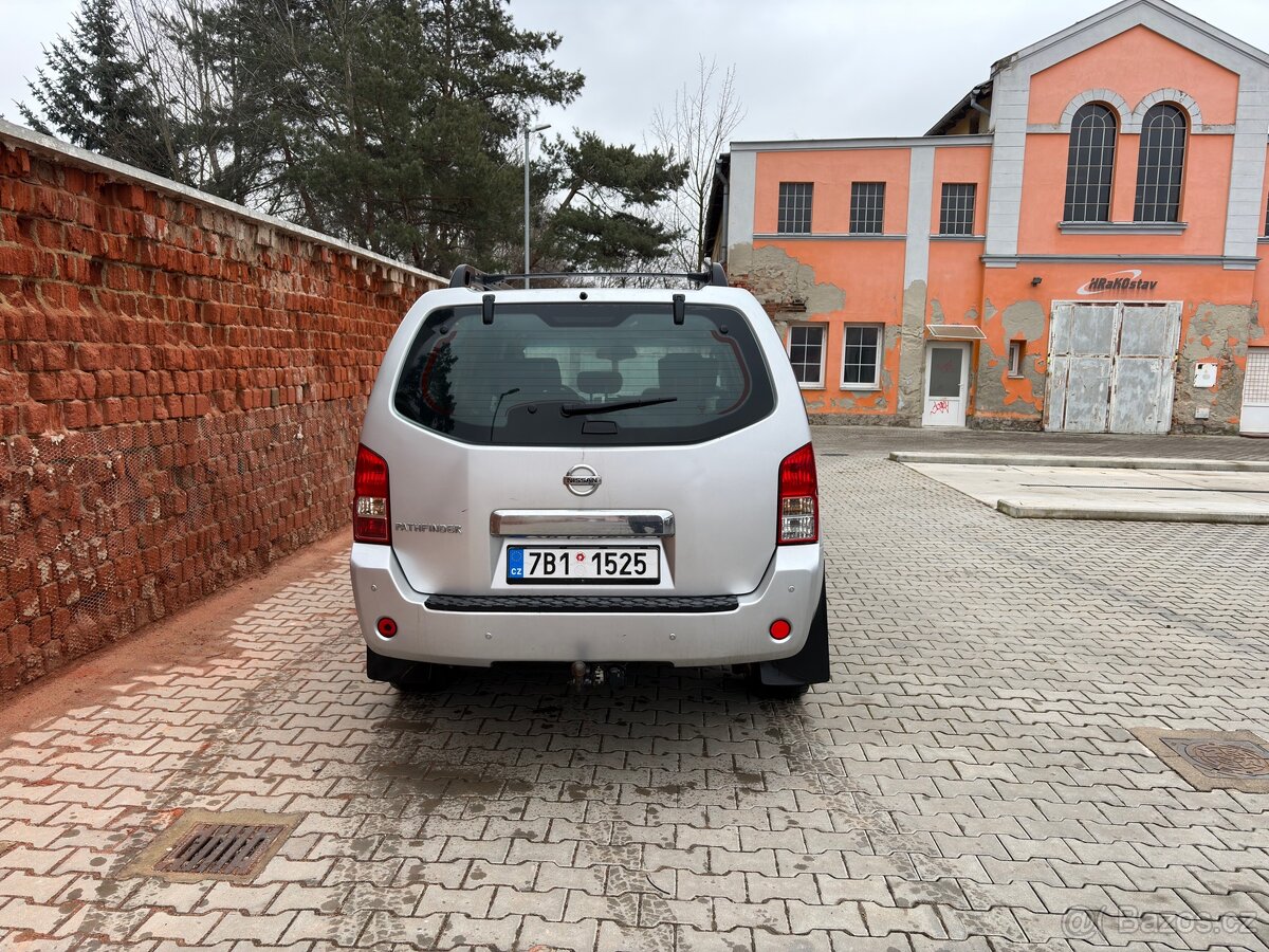 Nissan Pathfinder - 4