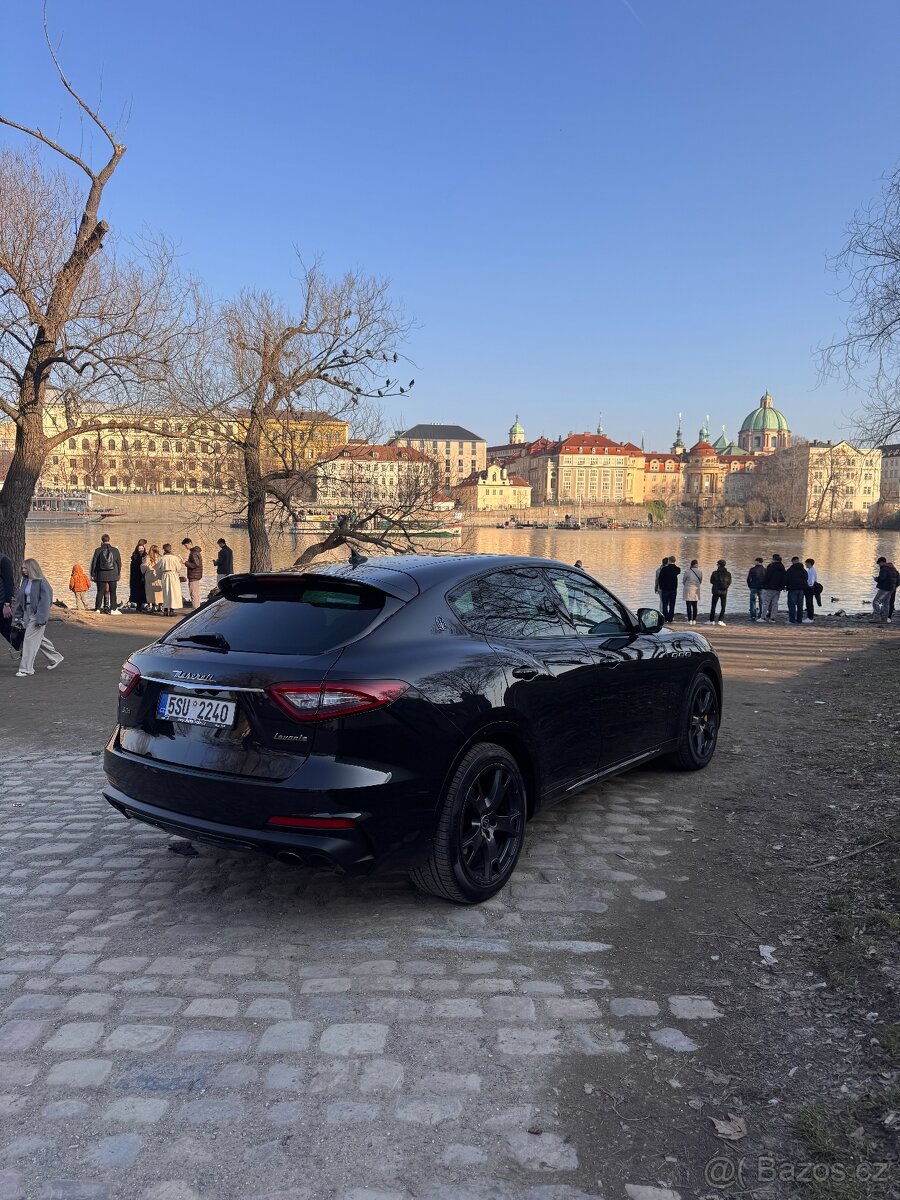 Maserati LEVANTE - 4