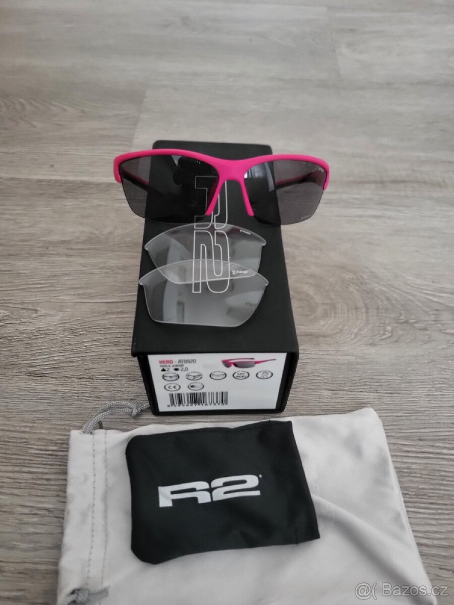 Prodám nové, nenošené cyklistické brýle R2 HERO AT0920
- 4