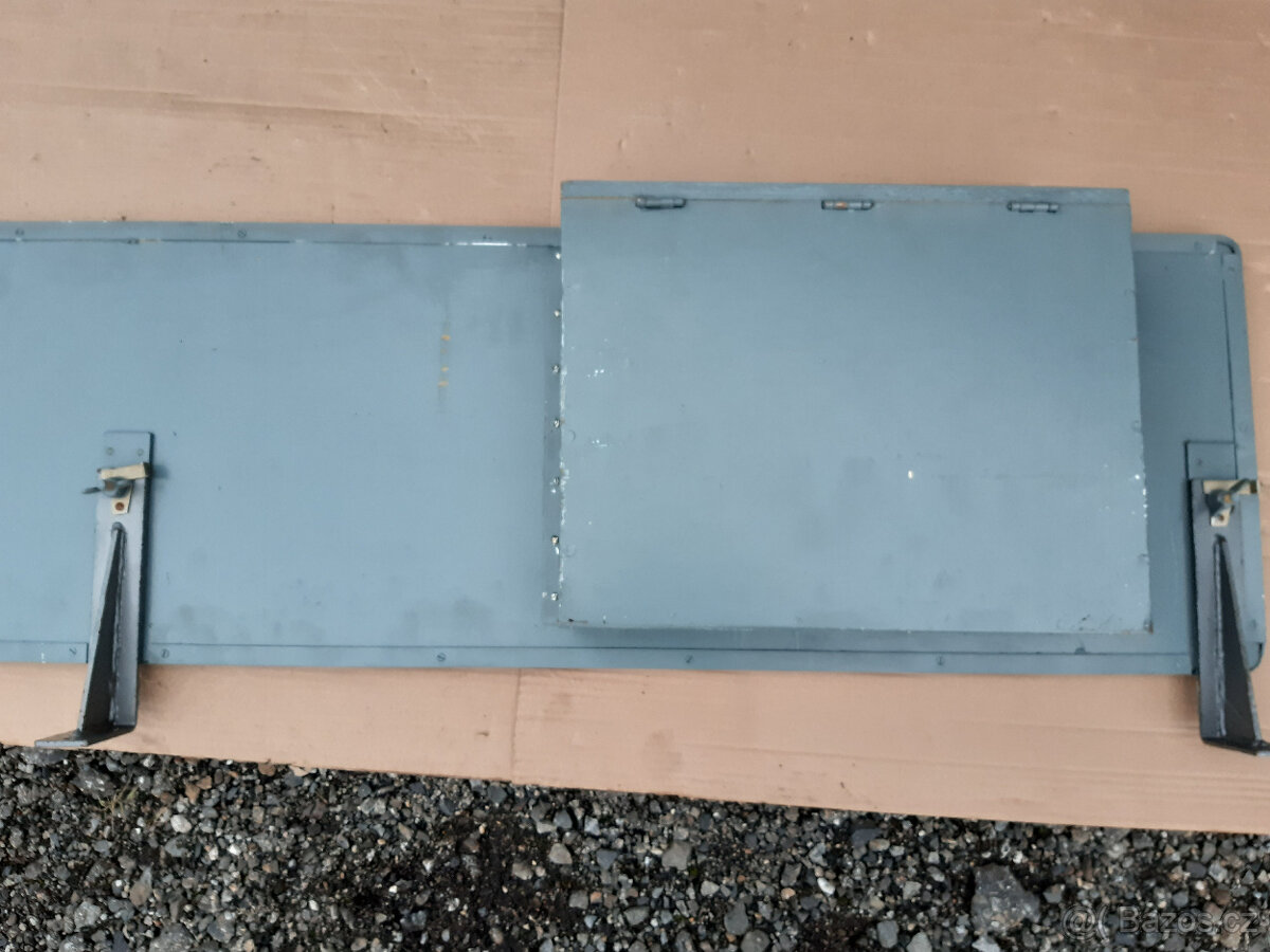 Závěsné poličky z nástaveb voj. vozidel ZIL-131 - 4