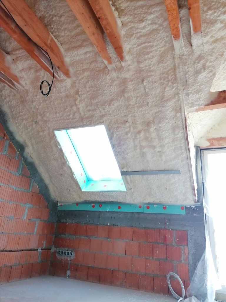 Pěnová foukaná izolace Supafil anhydritový potěr - 4