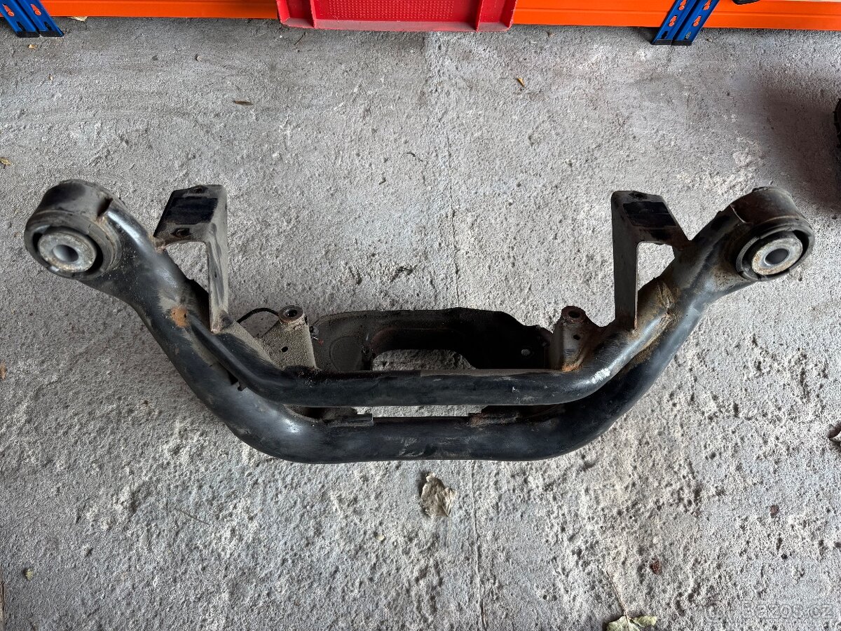 BMW E46 M3 zadni napravnice / klec - 4