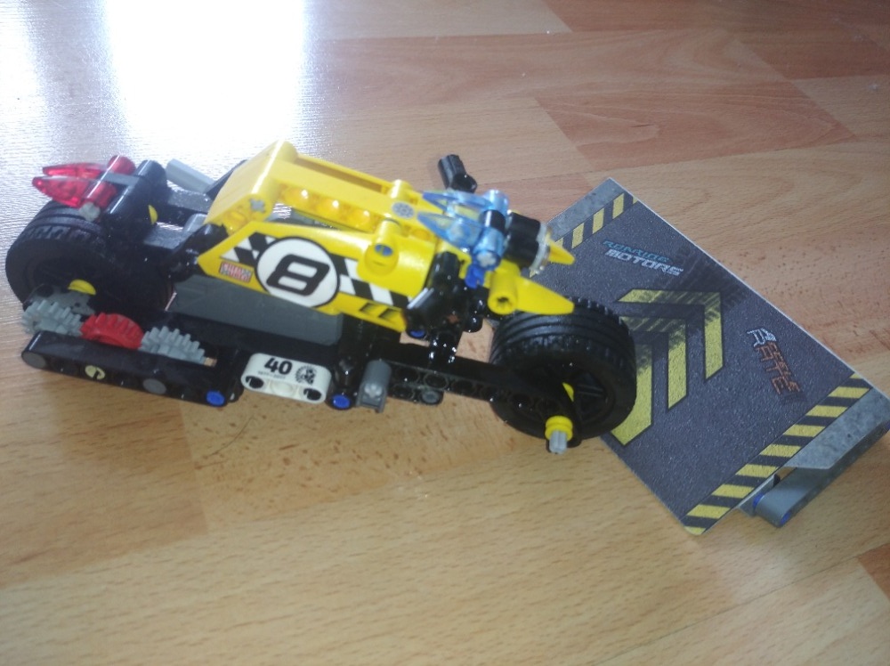 Lego Technic set-42058 - 4