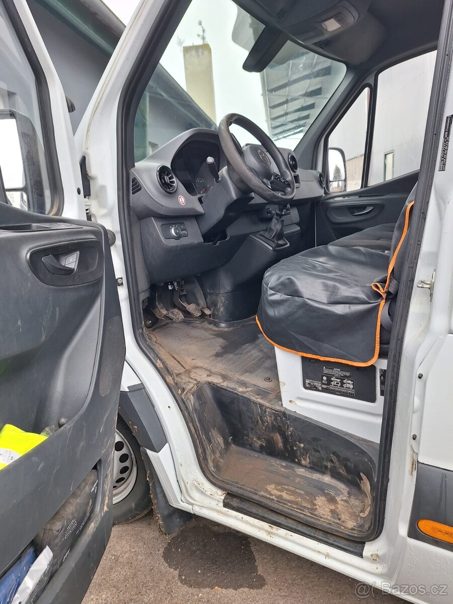 Mercedes-Benz Sprinter - 4
