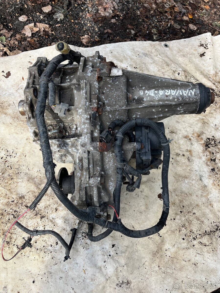 Navara D40, Pathfinder, 2004-2015 - 4