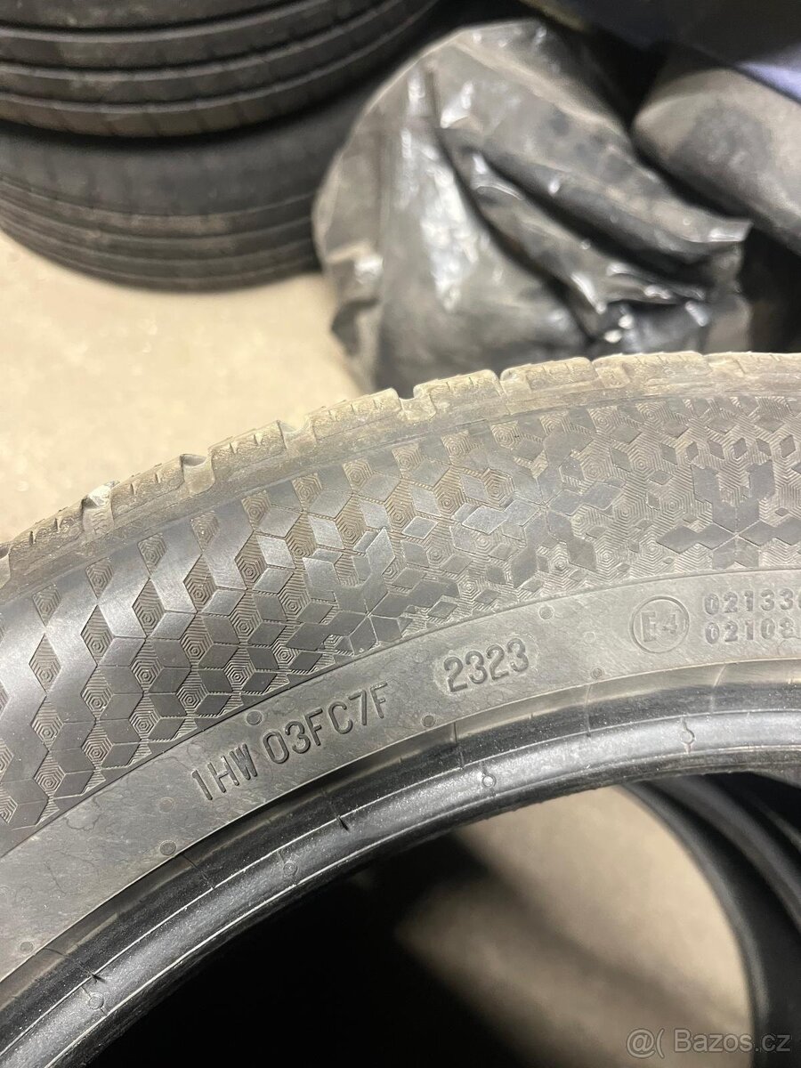 Pneu Continental 235/50 R19 V XL - 4