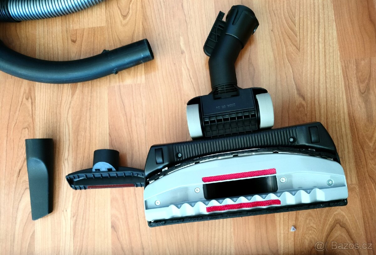 Podlahový vysavač Siemens VS06A111 - 4