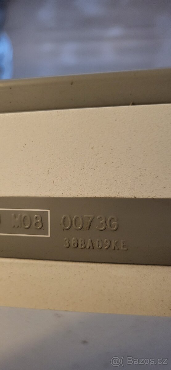 Prodám střešní okno Velux GGU M08 se zateplovací sadou BDX - 4