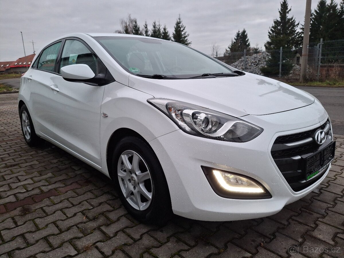 HYUNDAI i30 1.4 16V 74kw - 4