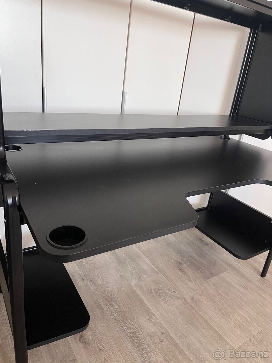 Herní stůl Fredde Ikea - 4