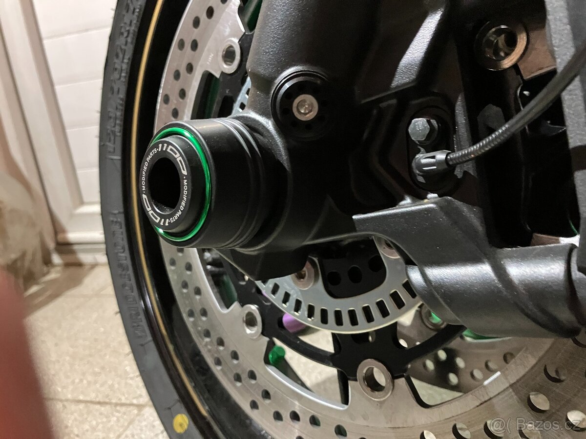 Chránič osy předního kola Versys 1000/1100 - 4