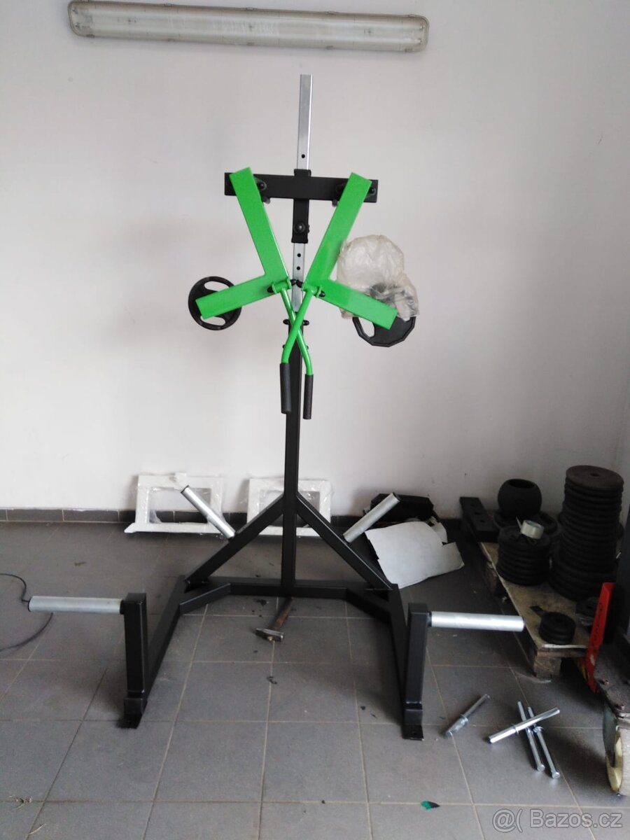 Upažování - stroj na cvičení ramen - 4