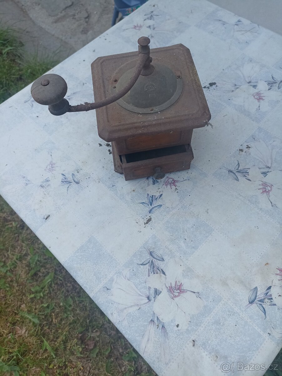 Mlýnek na kávu - 4