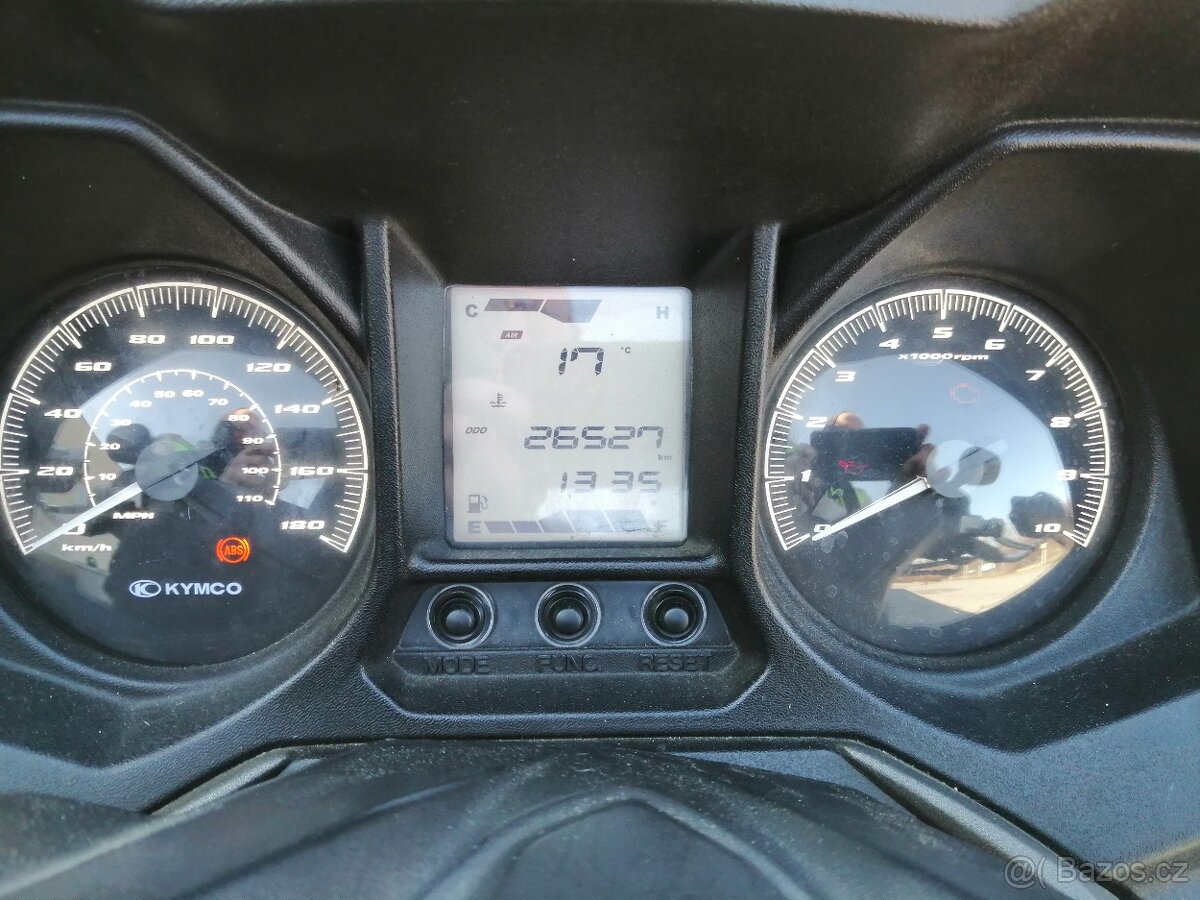 Kymco 300i r.v.2020 - 4