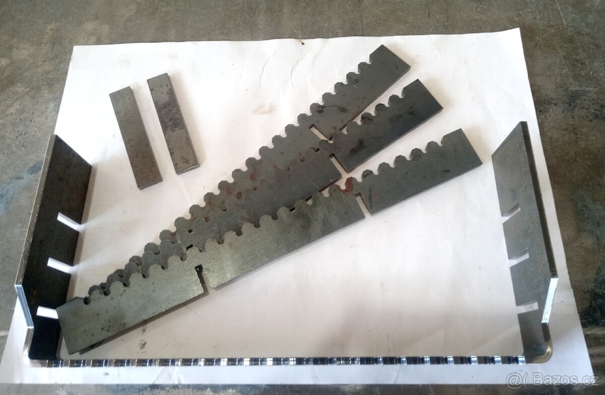 Schodky (stupačky) na Zetor UŘI - 4