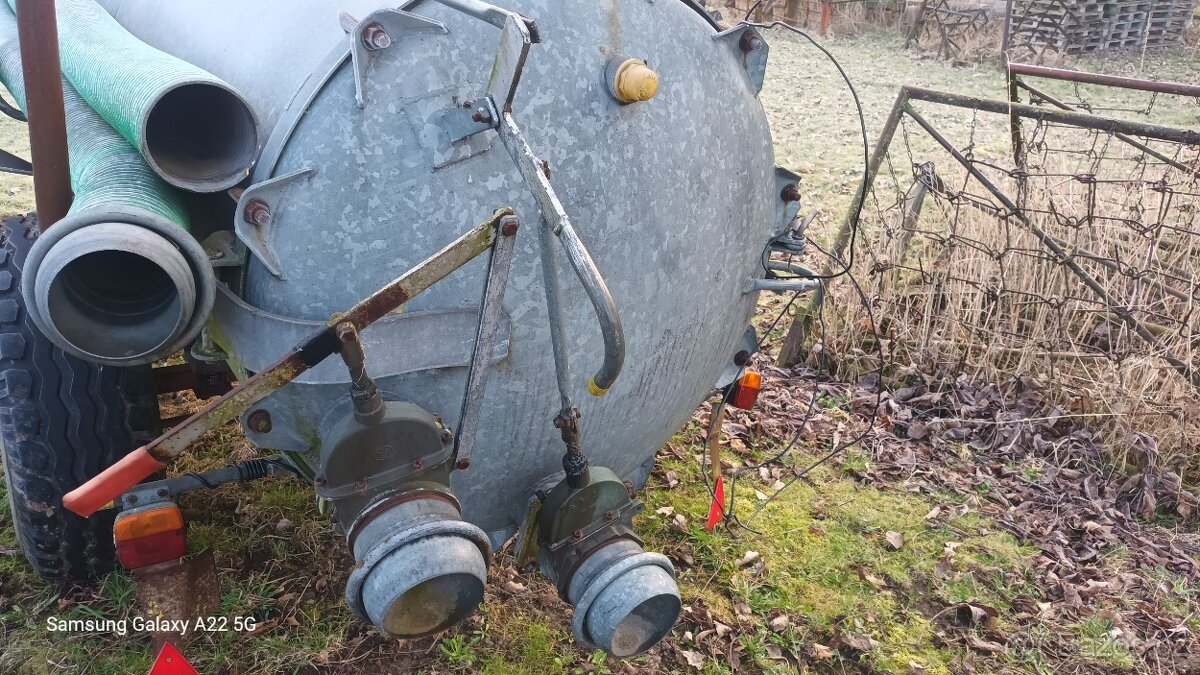 Cisterna na vodu - fekál - 4