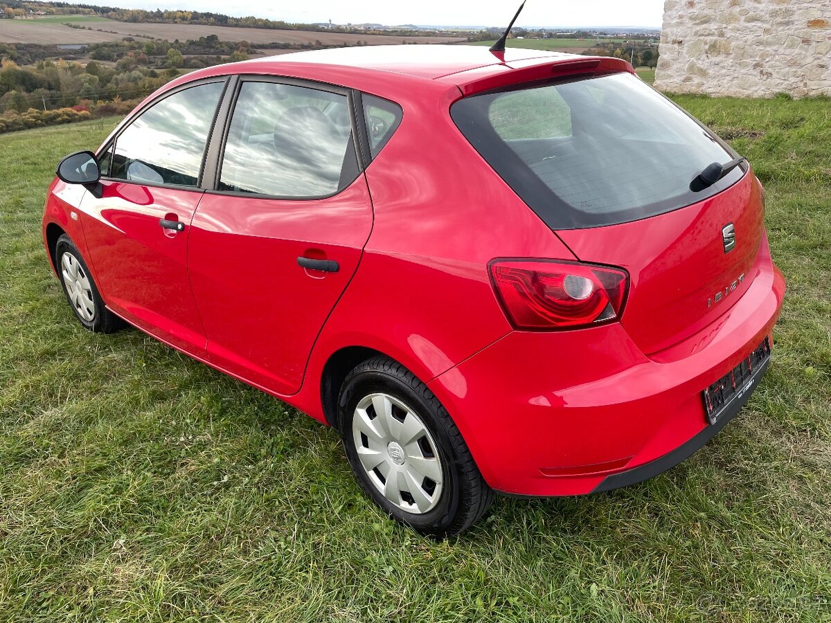 Seat Ibiza,1.4i 63kw, rok 2014 nejeto 178000el. okna, klima - 4