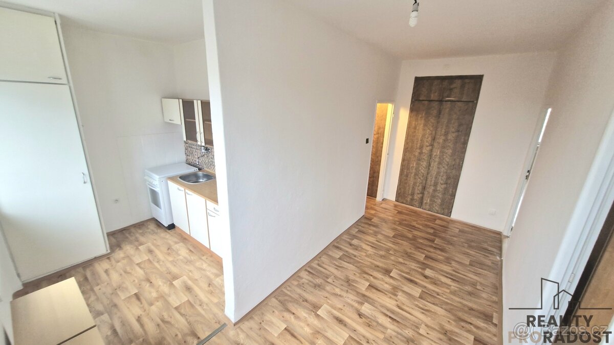 Pronájem bytu 2,5 + 1 ul. Ludvíka Podéště, Poruba - 4