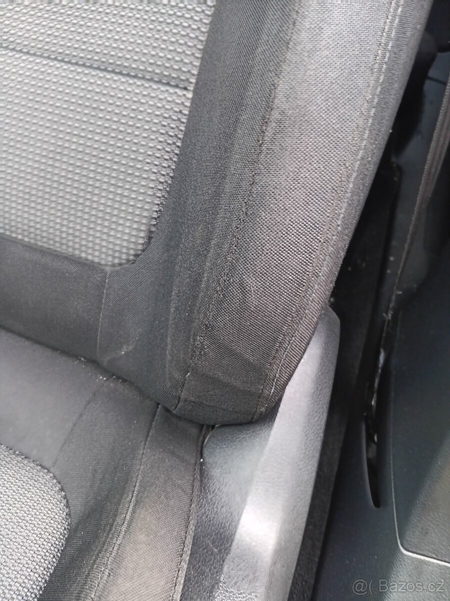 Sedačky vw passat b7 kombi - 4