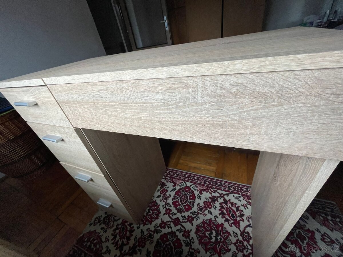 Kosmetický stolek - 4