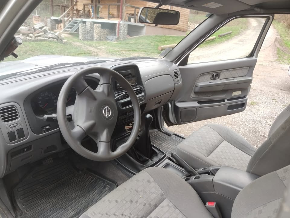 Nissan Navara (4x4) - King Cab 2,5 Td - 98kw (D22) r. - 4