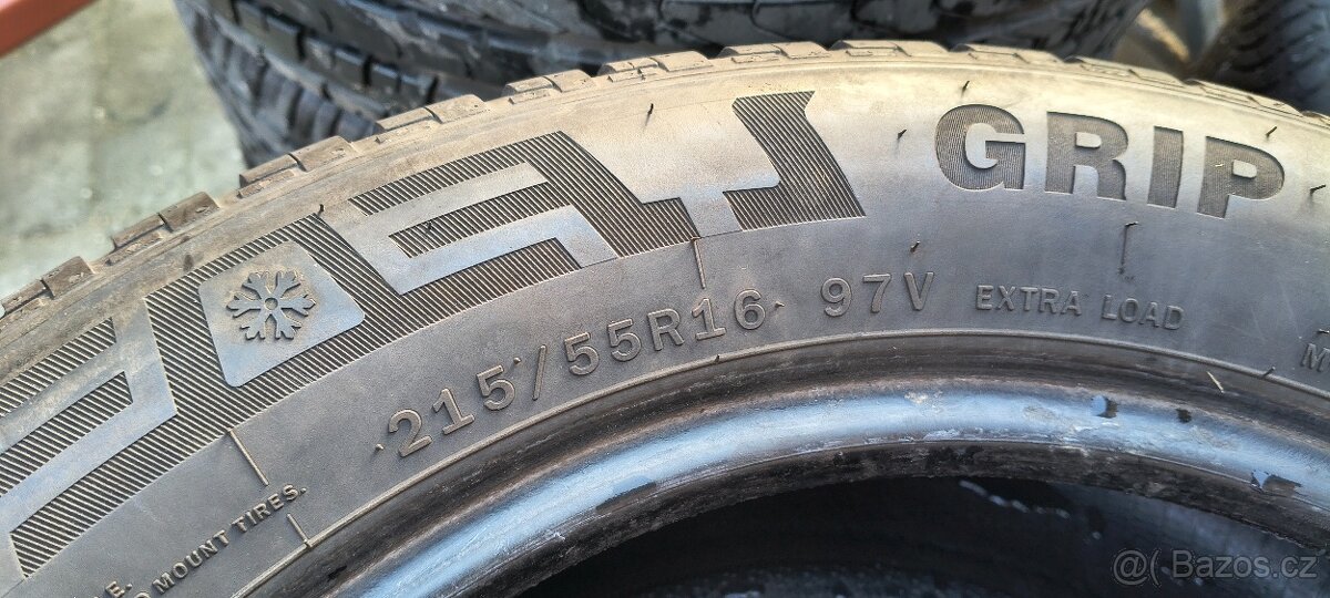 Prodám Celoroční Pneu 215/55 R16 - 4