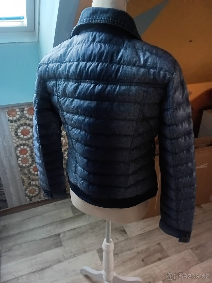 PĚKNÁ ZIMNÍ SLABŠÍ BUNDA S - 4