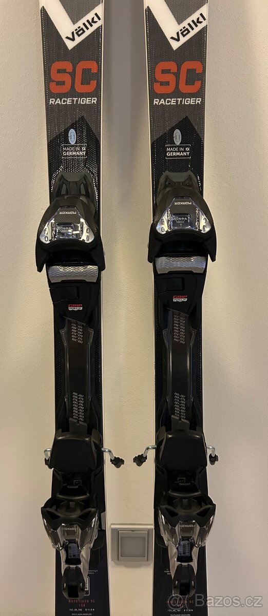 Prodám sjezdové lyže Völkl Racetiger SC 158 cm - 4