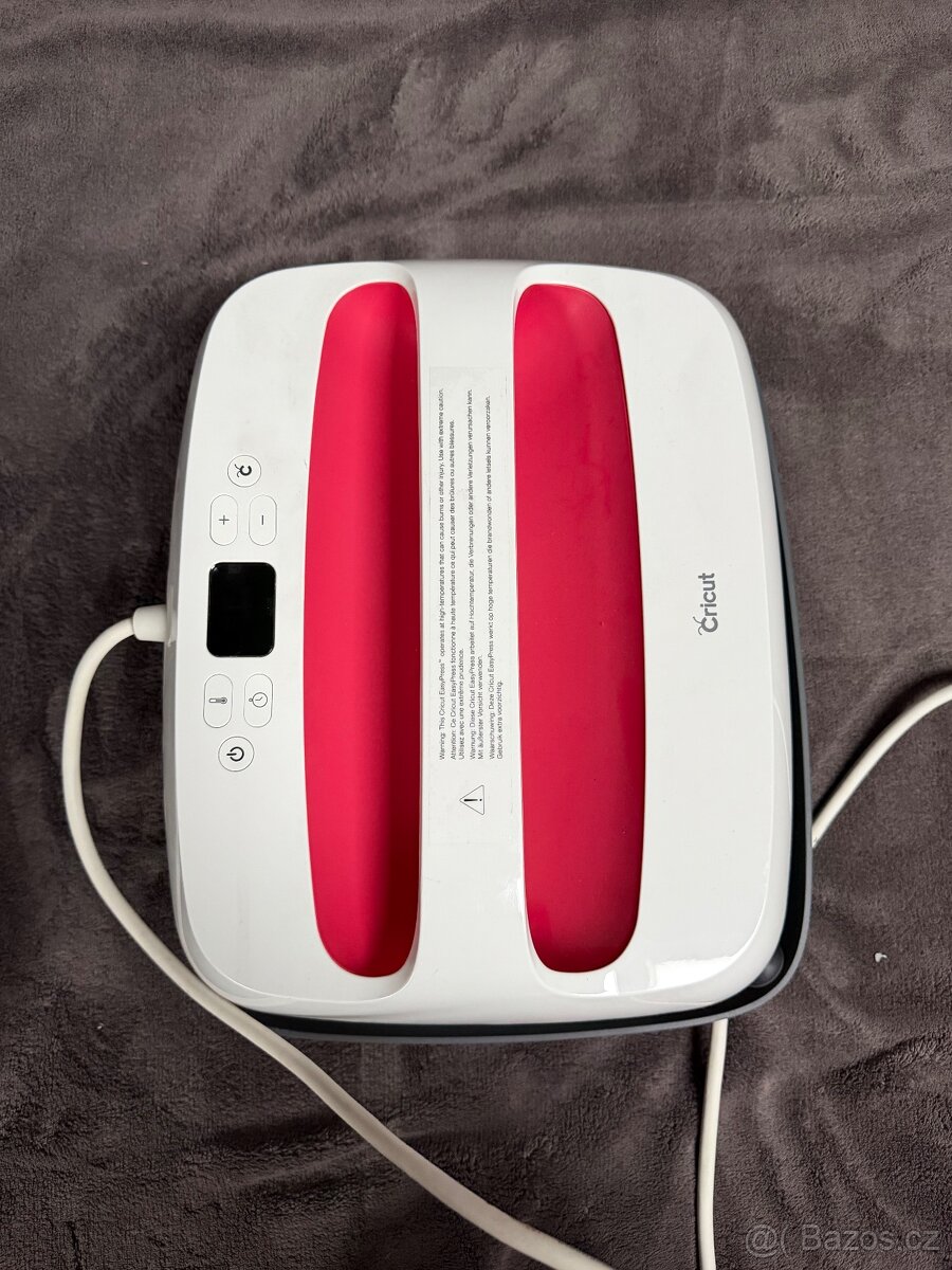Cricut Maker 3 + žehlička - 4