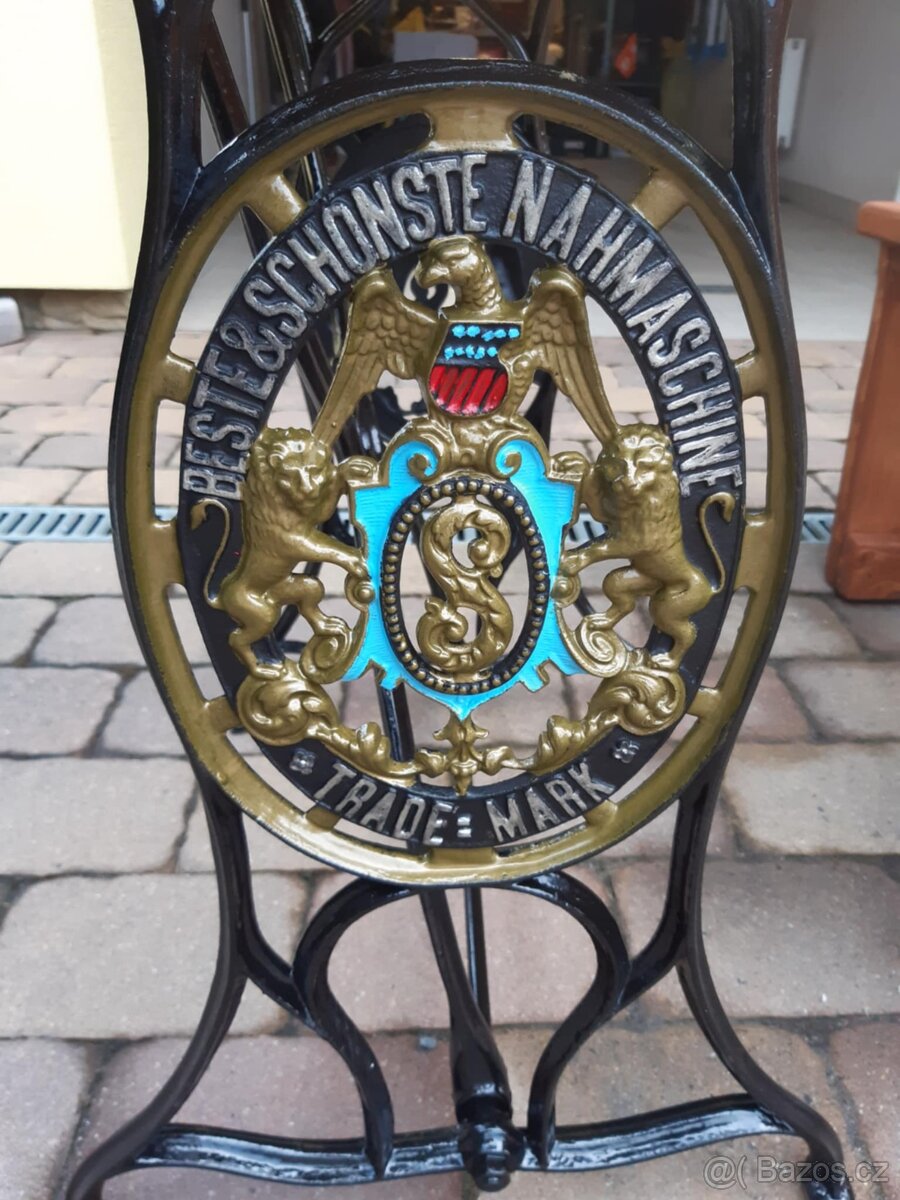 stolík s šicího stroje. - 4